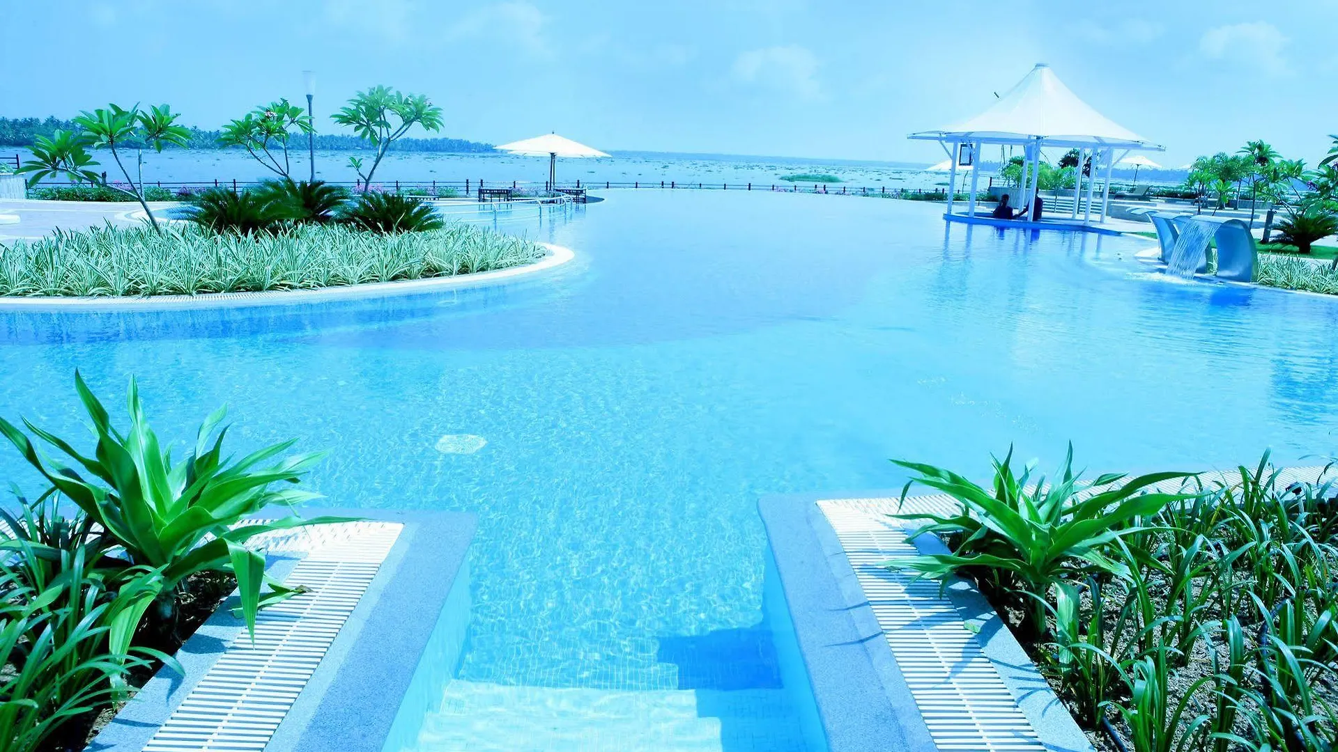 Ramada Resort By Wyndham Kochi 5*,